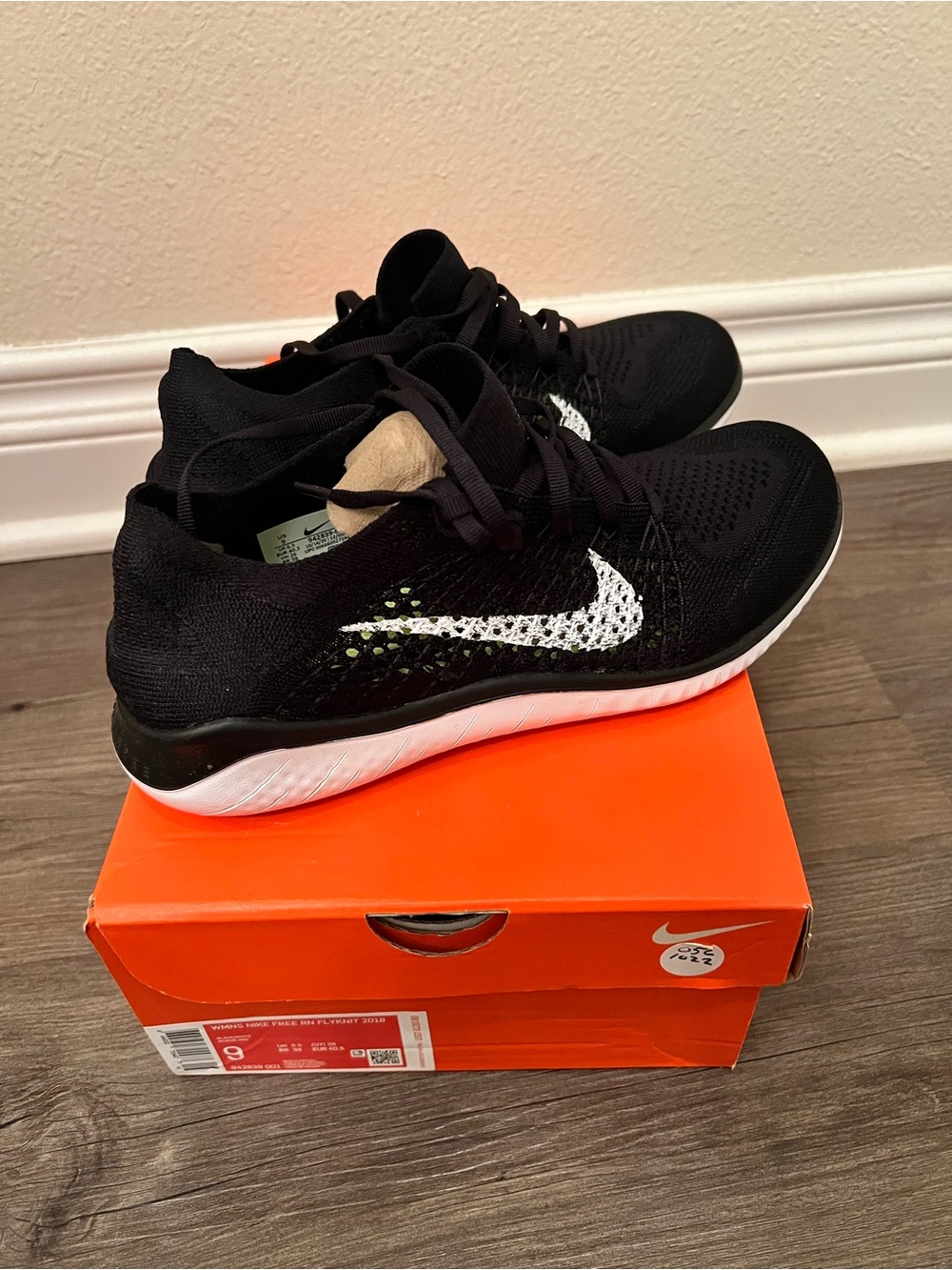 Nike Black and White Women's Free RN Flyknit 2018 Box Label